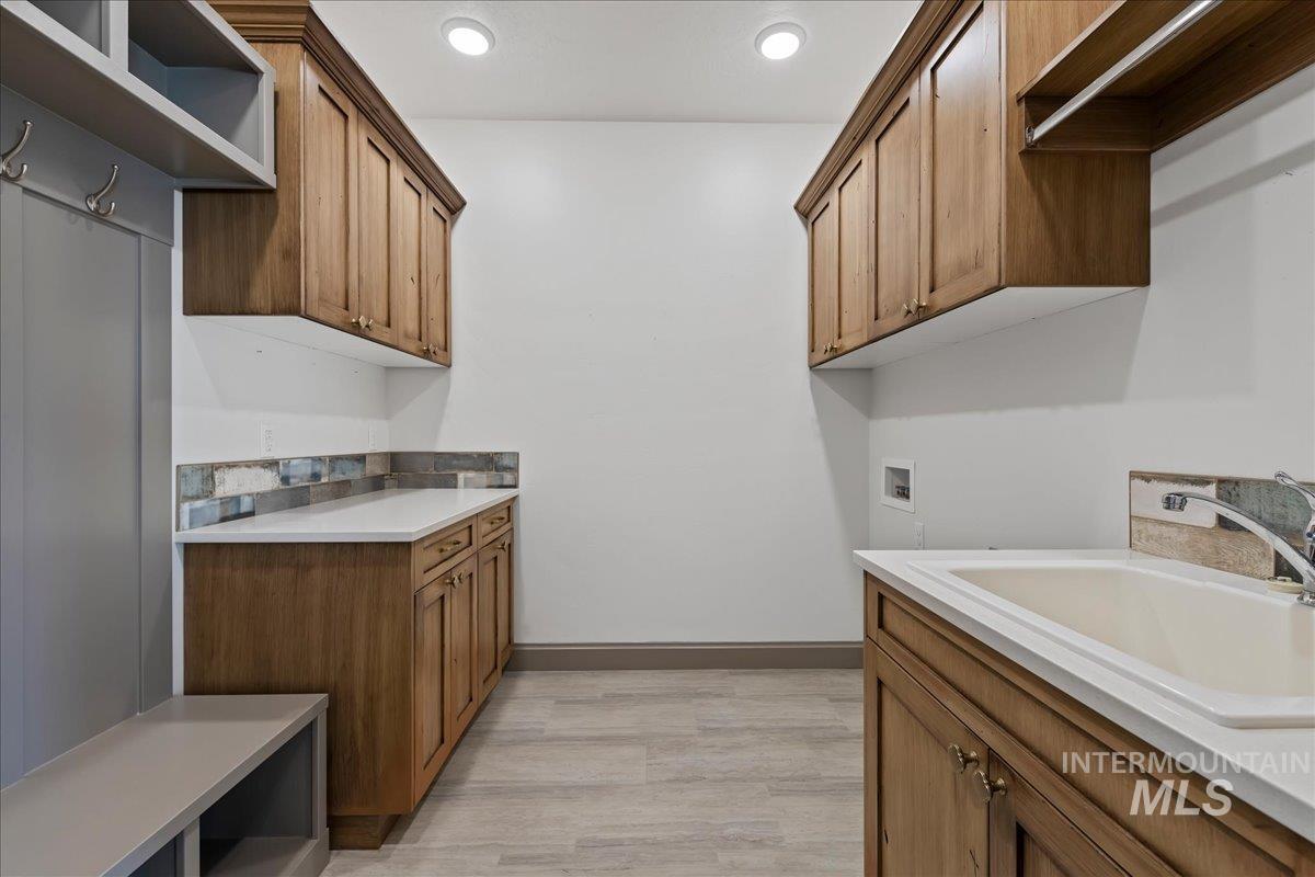 13765 Pillar Rock St Property Photo 22