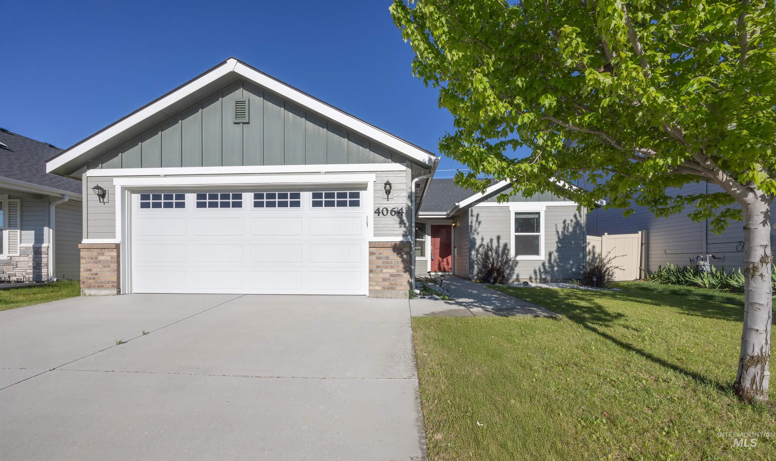 4064 N Alester Ave Property Photo 1