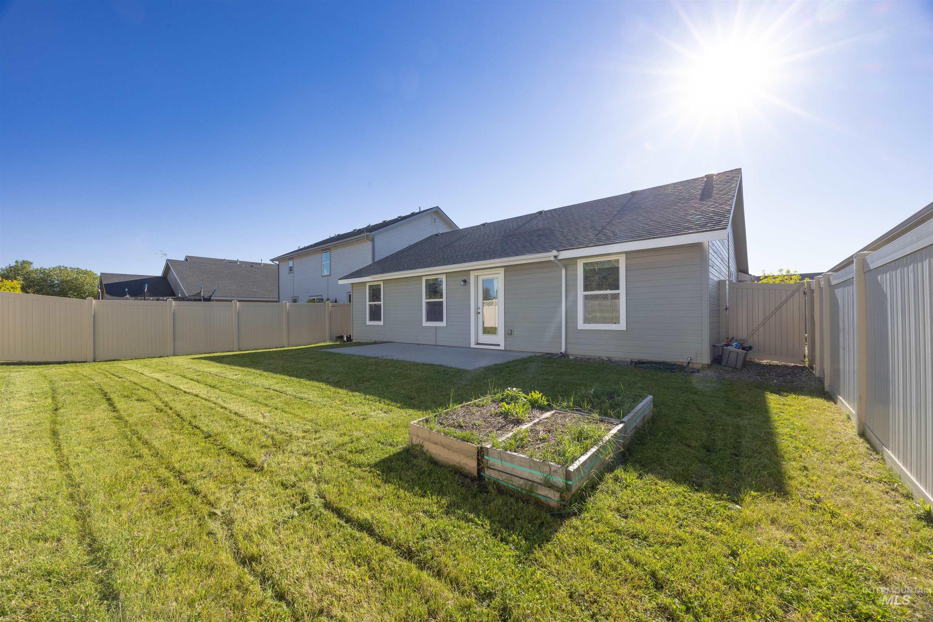4064 N Alester Ave Property Photo 26