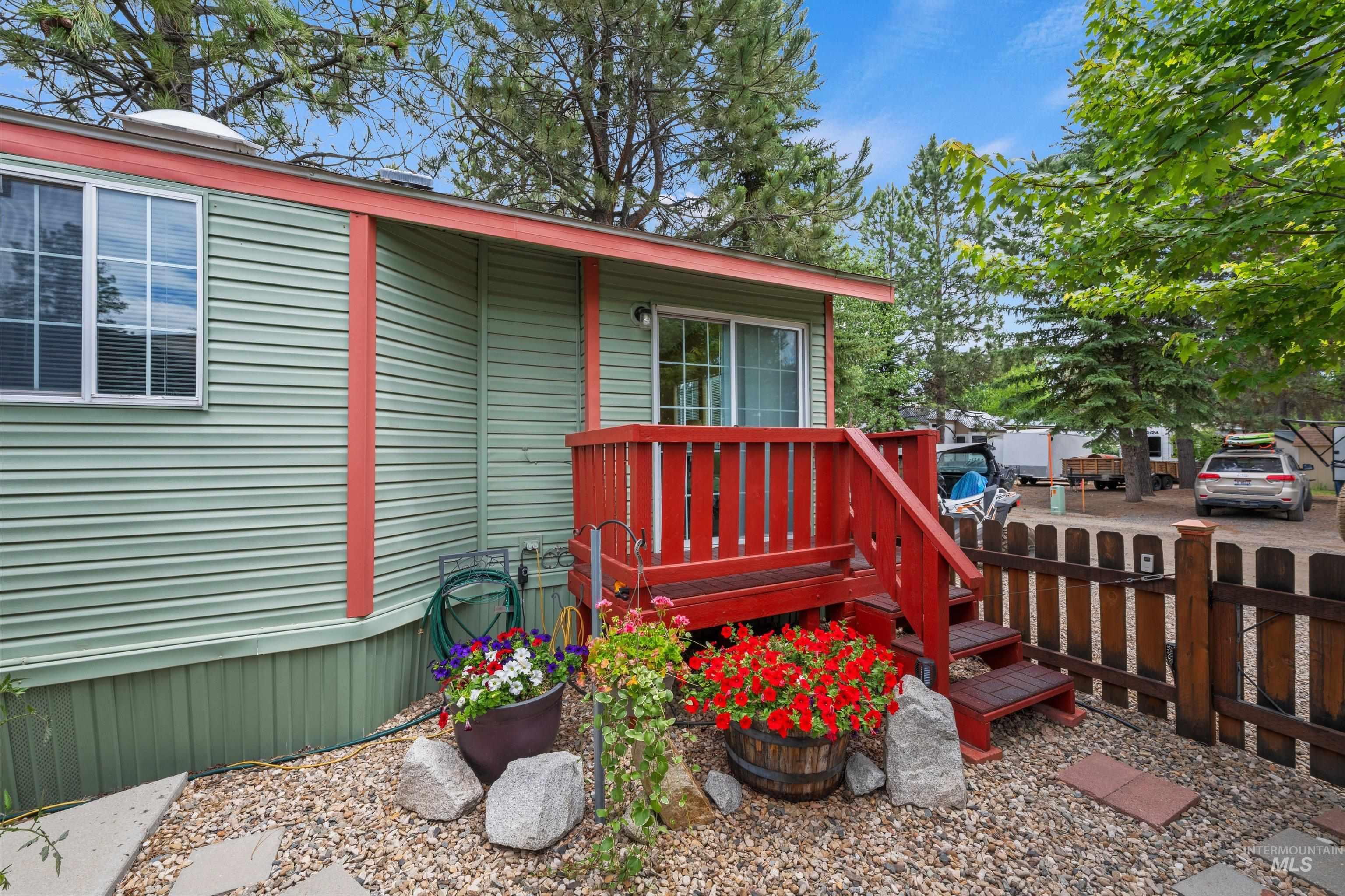 514 W Sawyer Property Photo 3