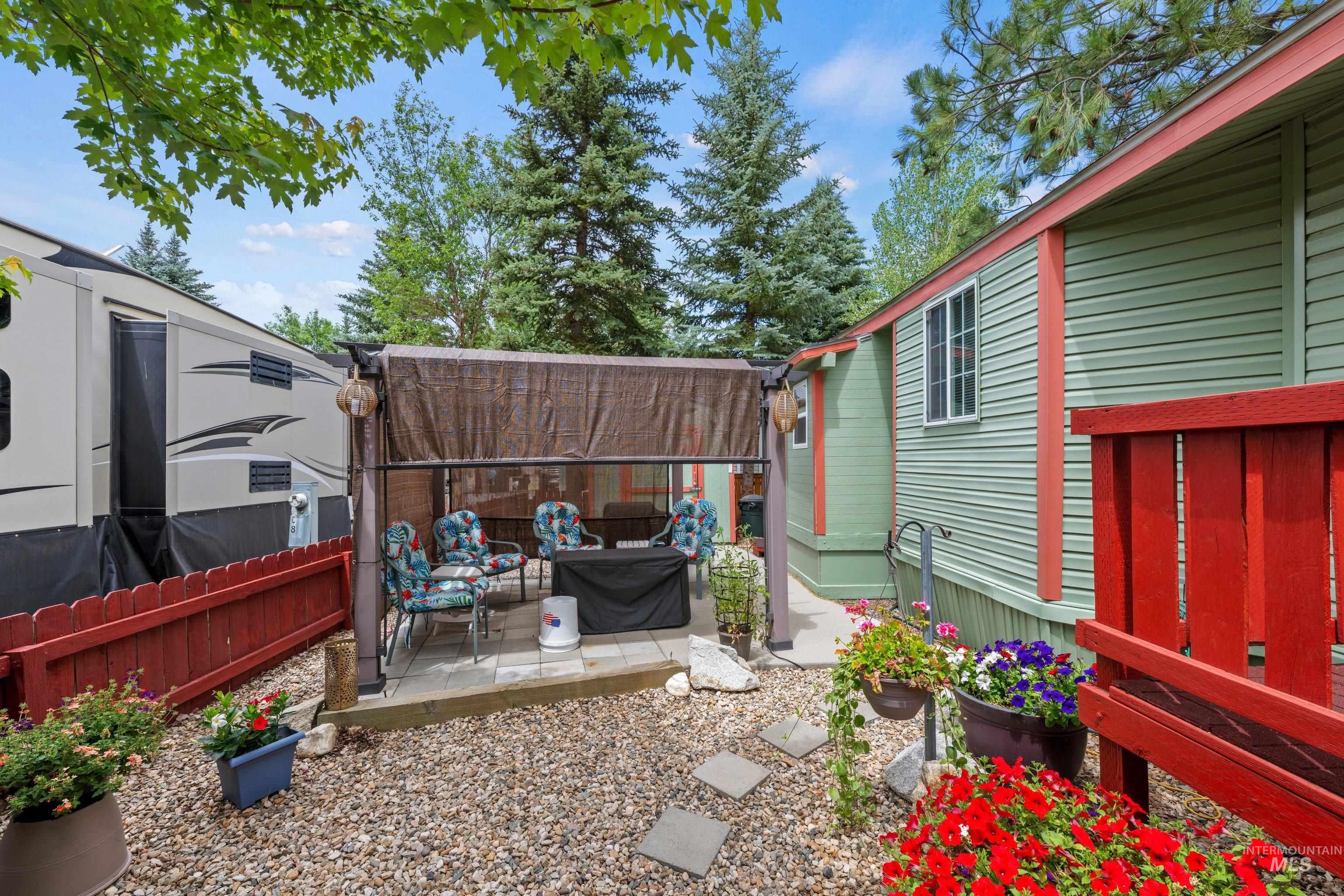 514 W Sawyer Property Photo 4