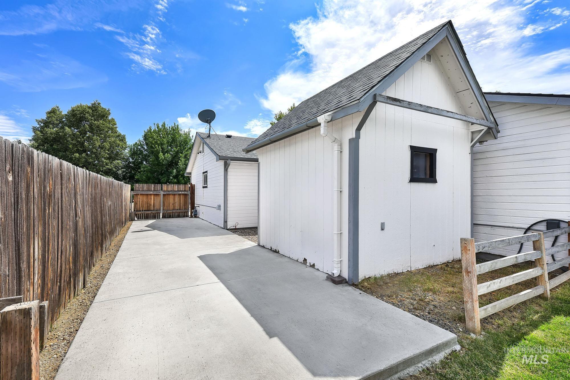 2566 W Willard St Property Photo 41