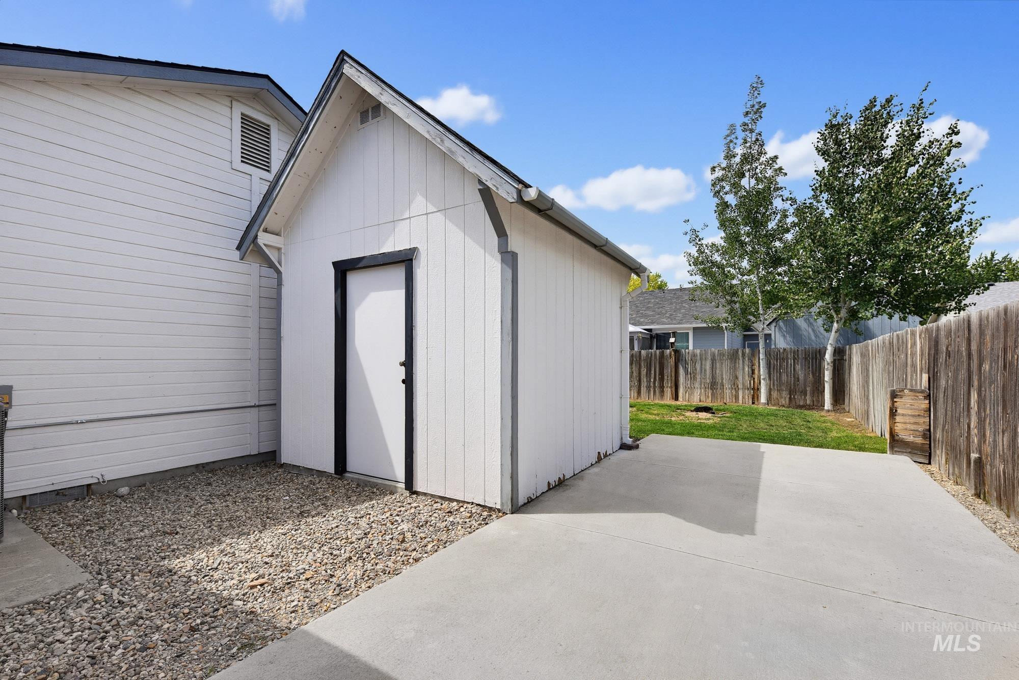 2566 W Willard St Property Photo 45
