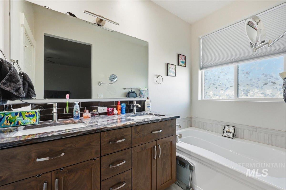 12841 S Milazzo Way Property Photo 23
