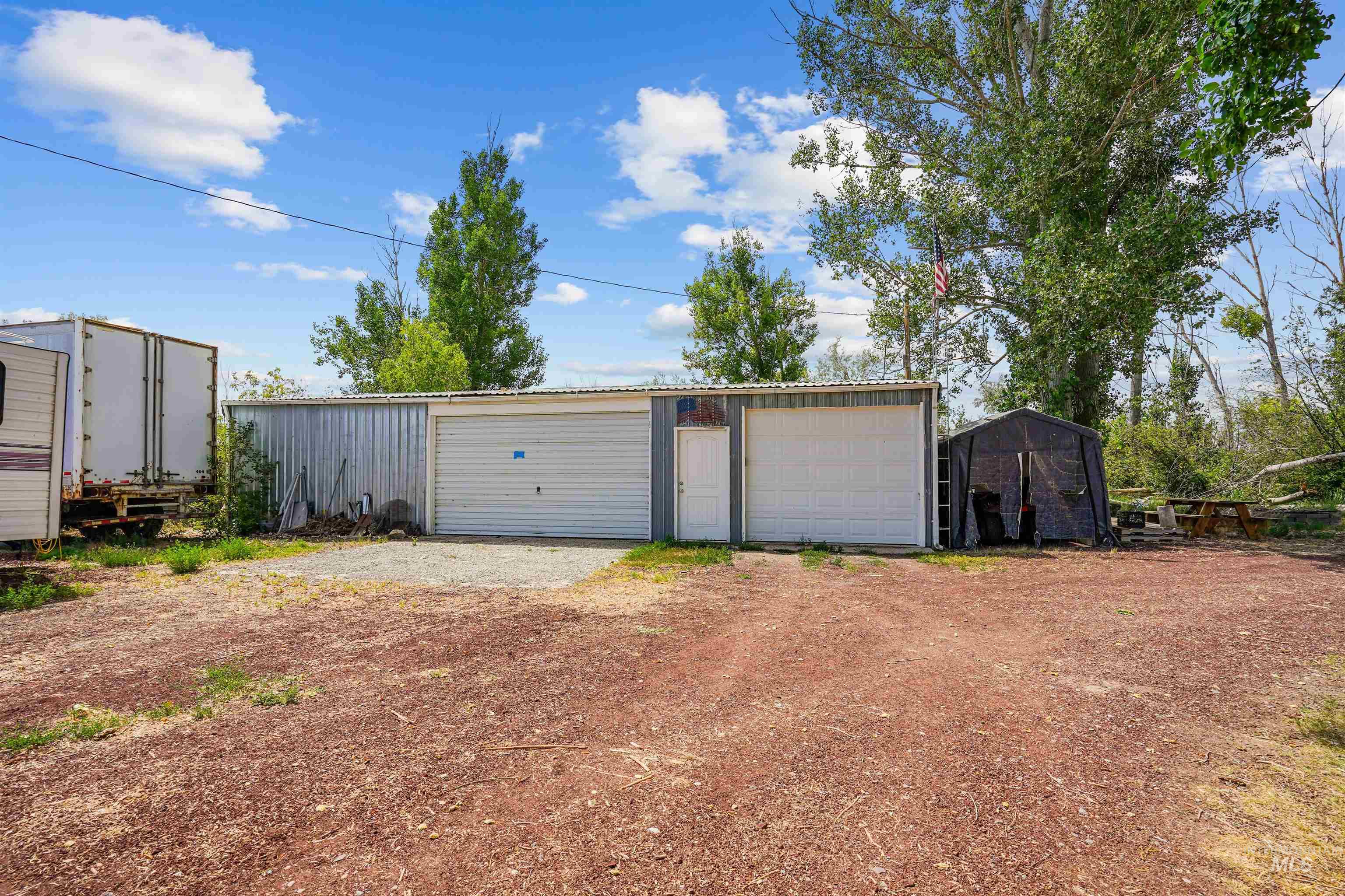 571 E 800 N Property Photo 6