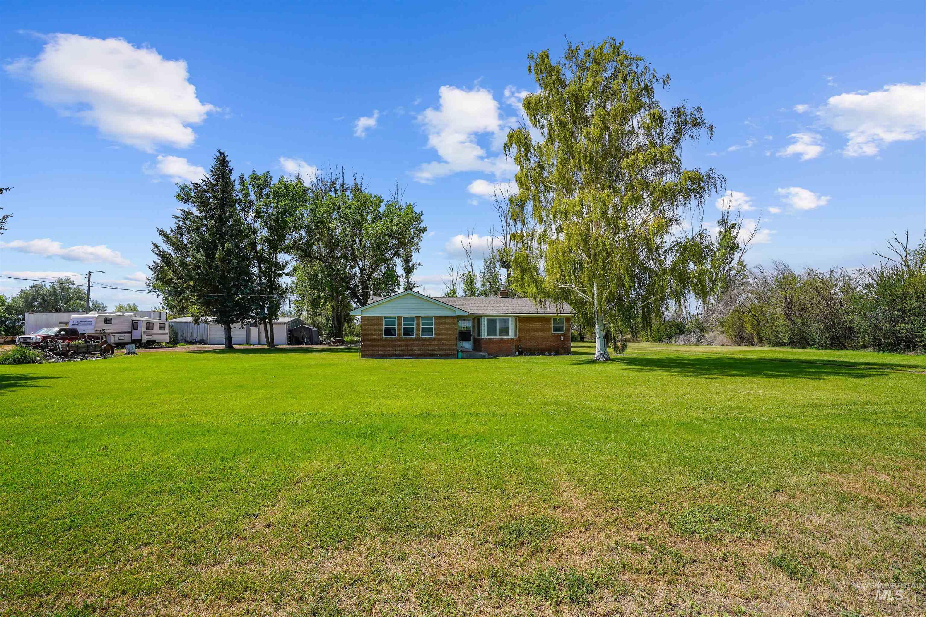 571 E 800 N Property Photo 10