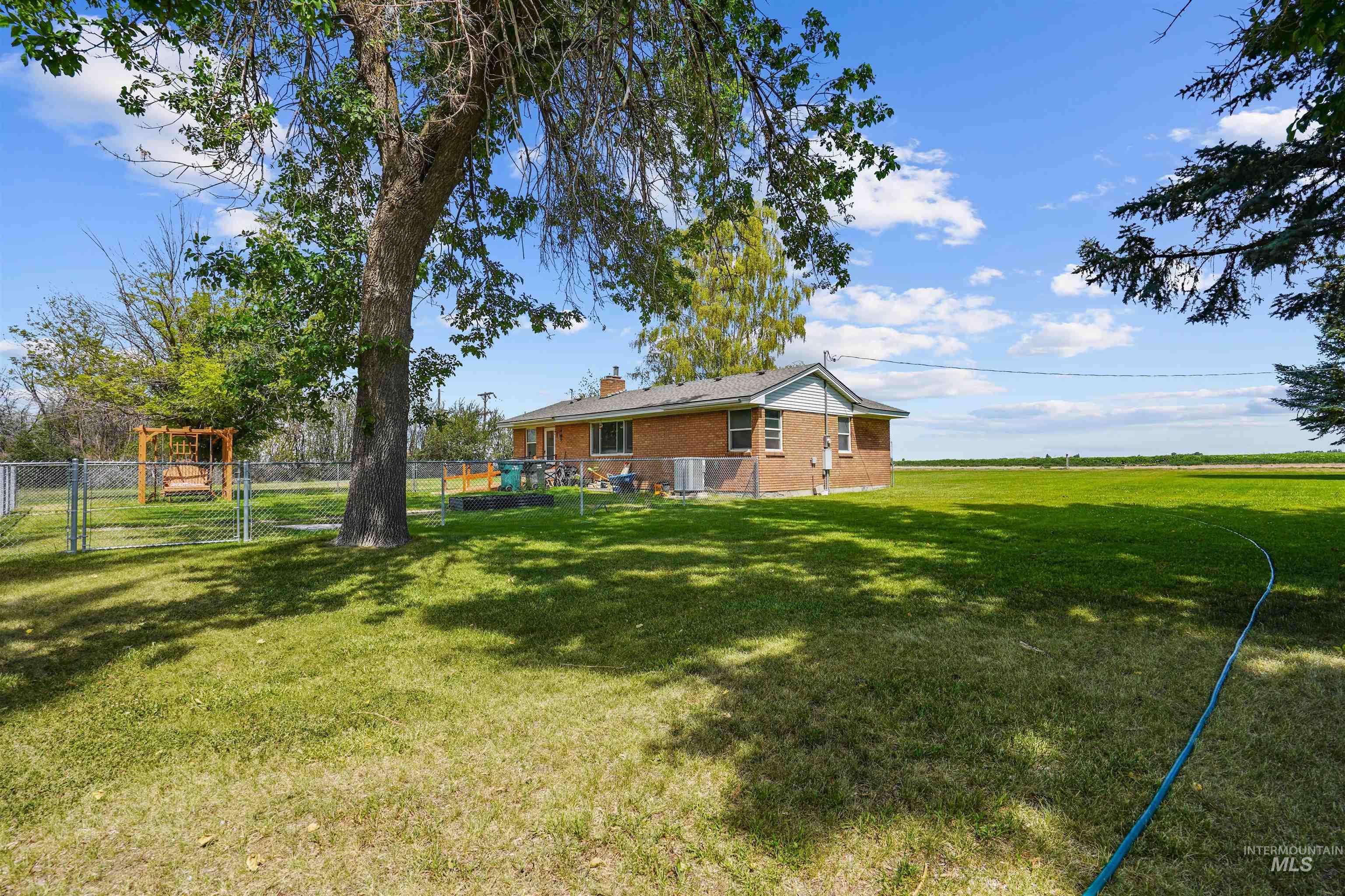 571 E 800 N Property Photo 12