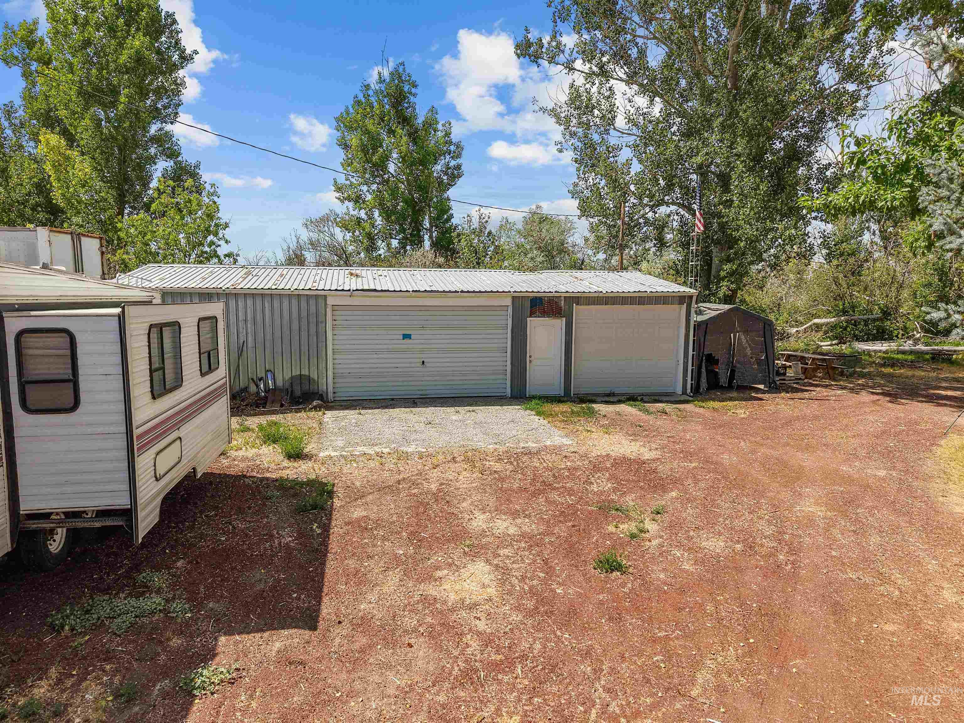 571 E 800 N Property Photo 14