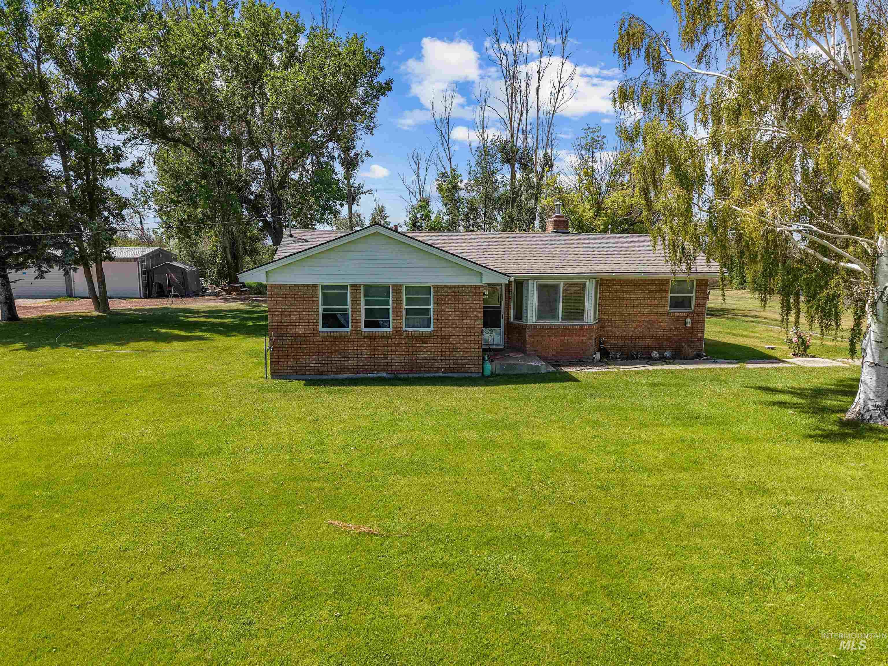 571 E 800 N Property Photo 19