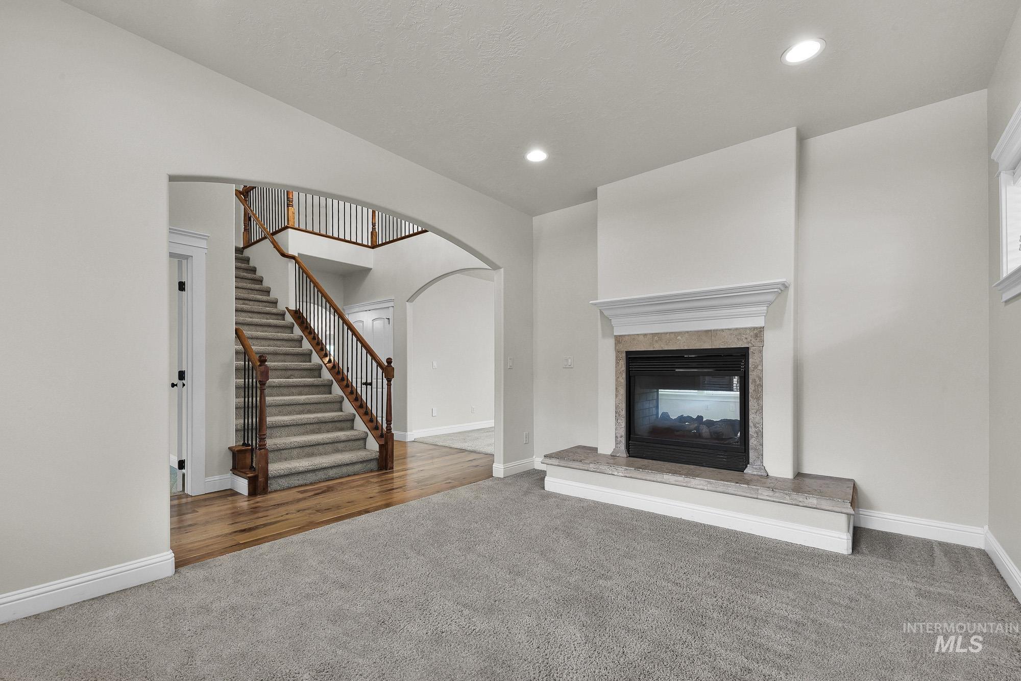 2172 W Cedar Grove Property Photo 4