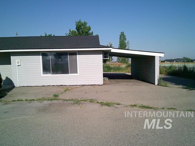 23621 Old Highway 30 Property Photo 2