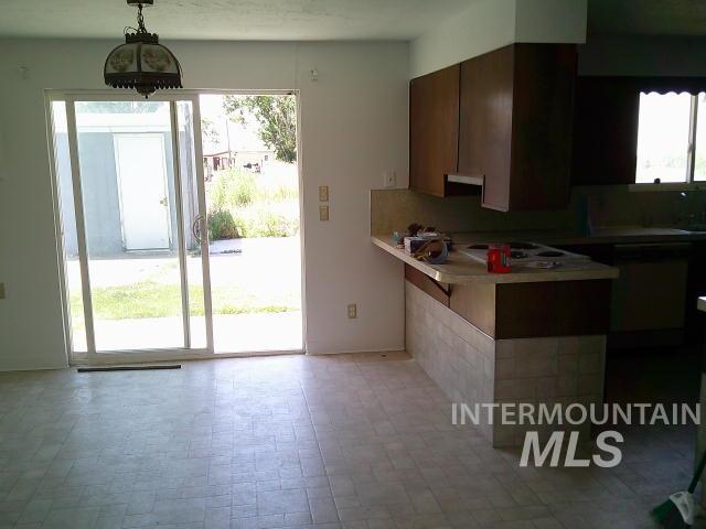 23621 Old Highway 30 Property Photo 8