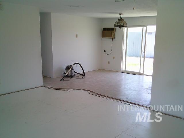 23621 Old Highway 30 Property Photo 9