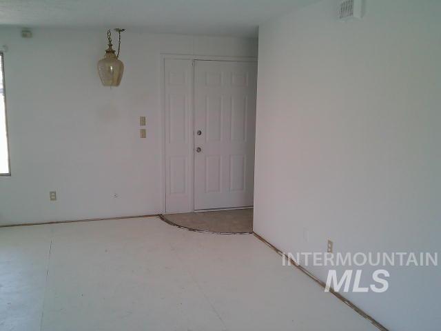 23621 Old Highway 30 Property Photo 15