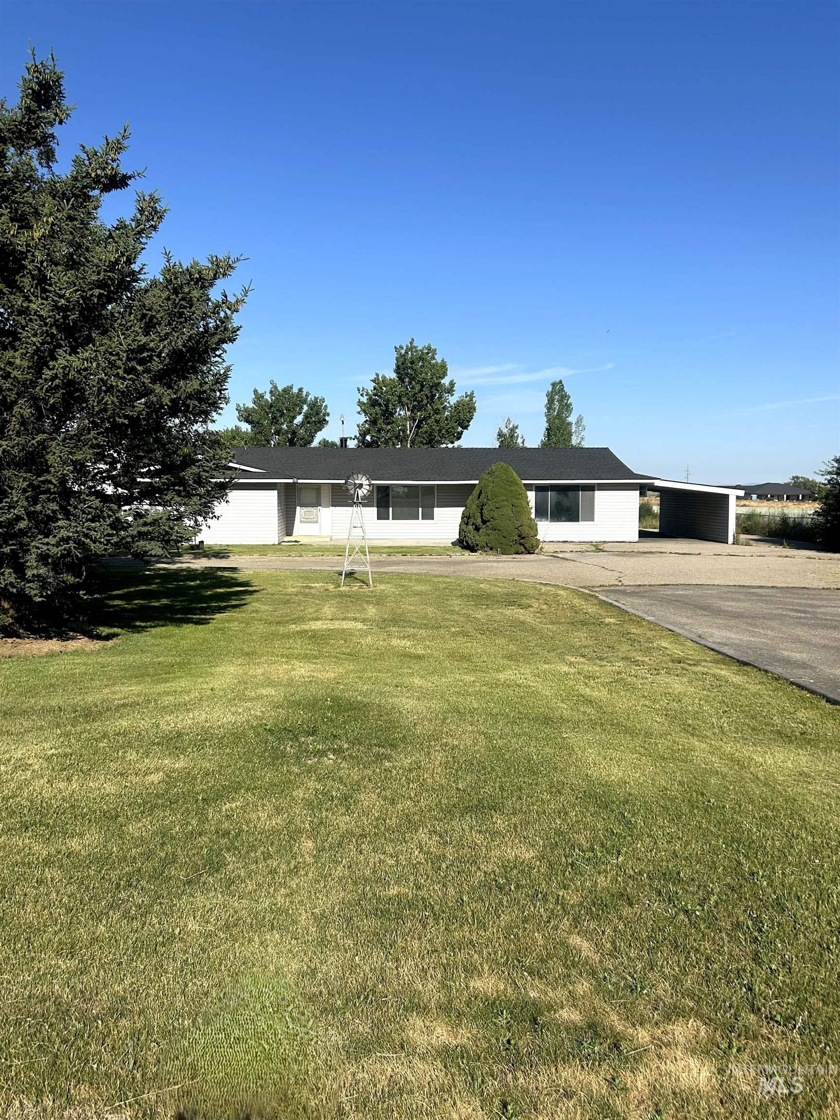 23621 Old Highway 30 Property Photo 20