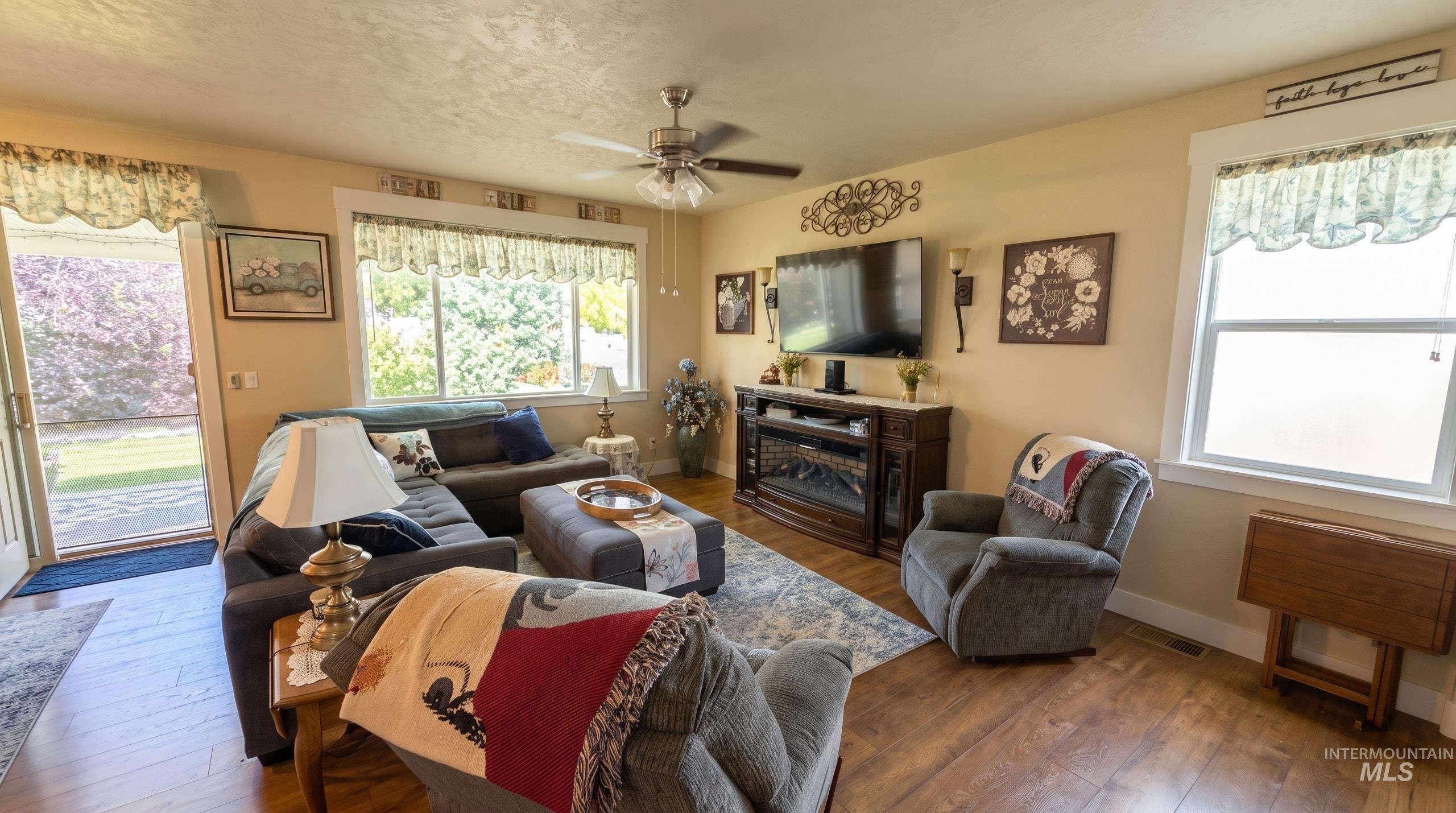 1178 Stallion Springs Way Property Photo 10
