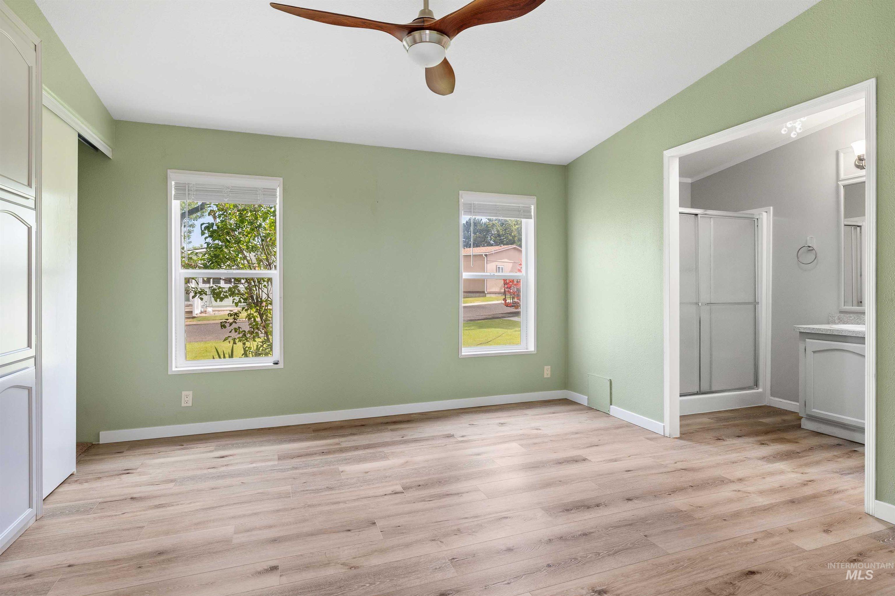 910 Moonglo Property Photo 12