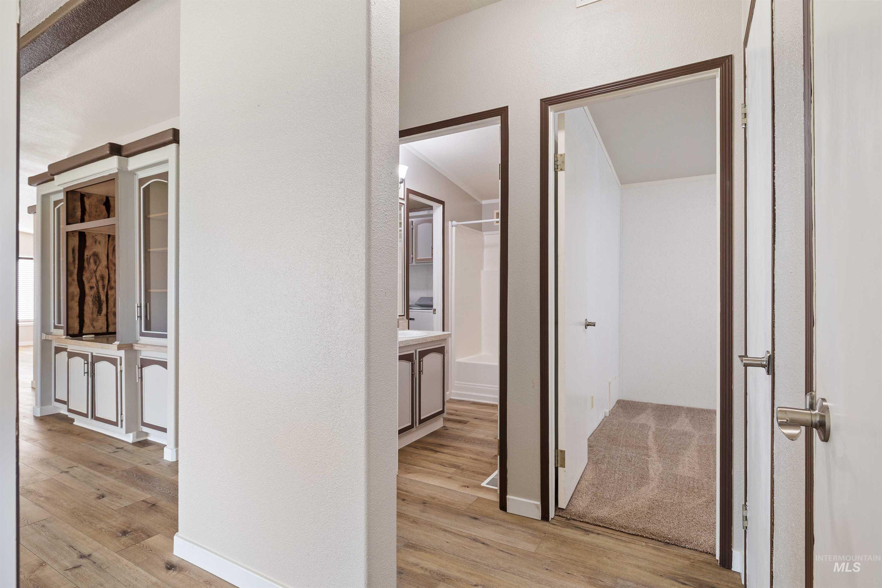 910 Moonglo Property Photo 15