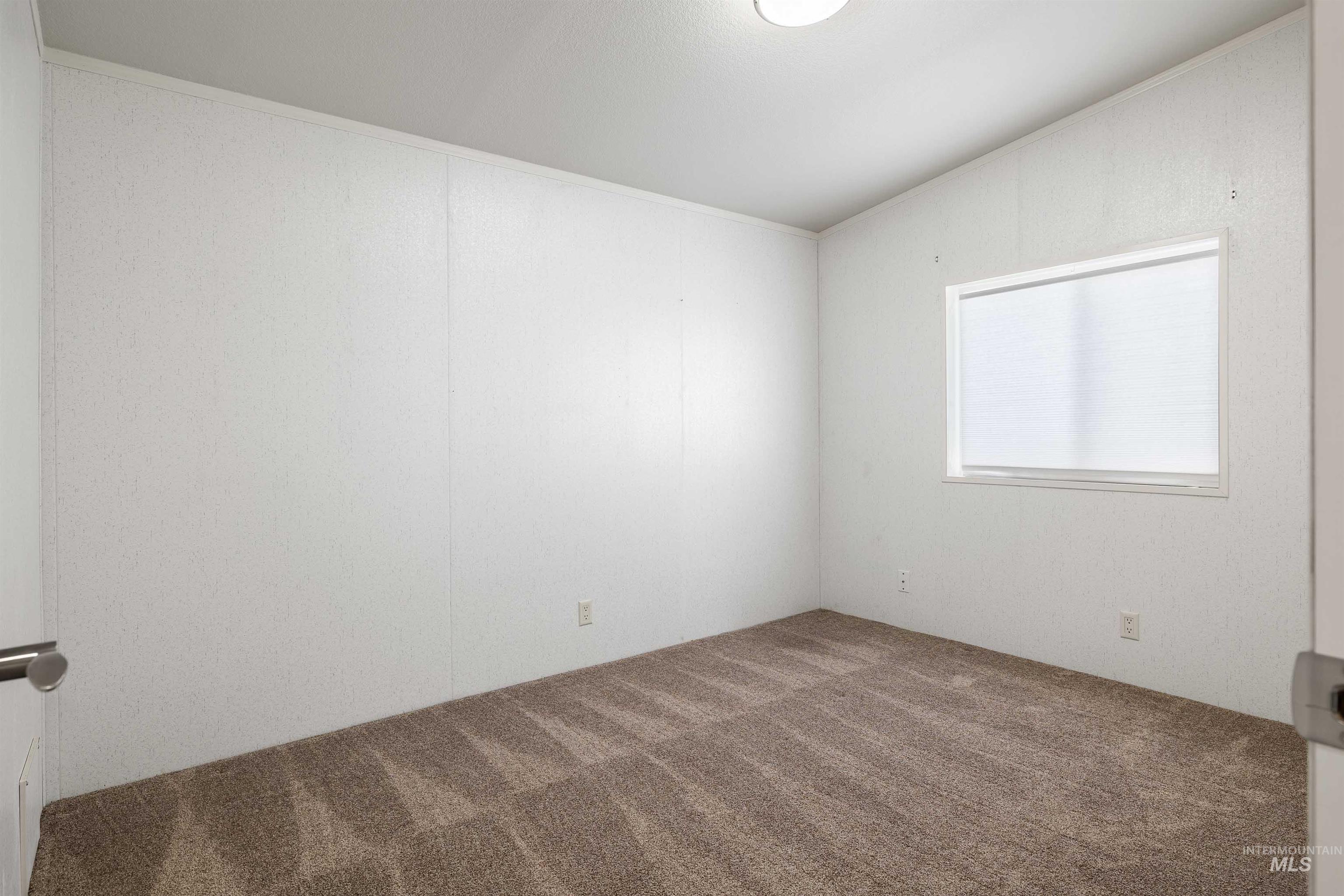 910 Moonglo Property Photo 16