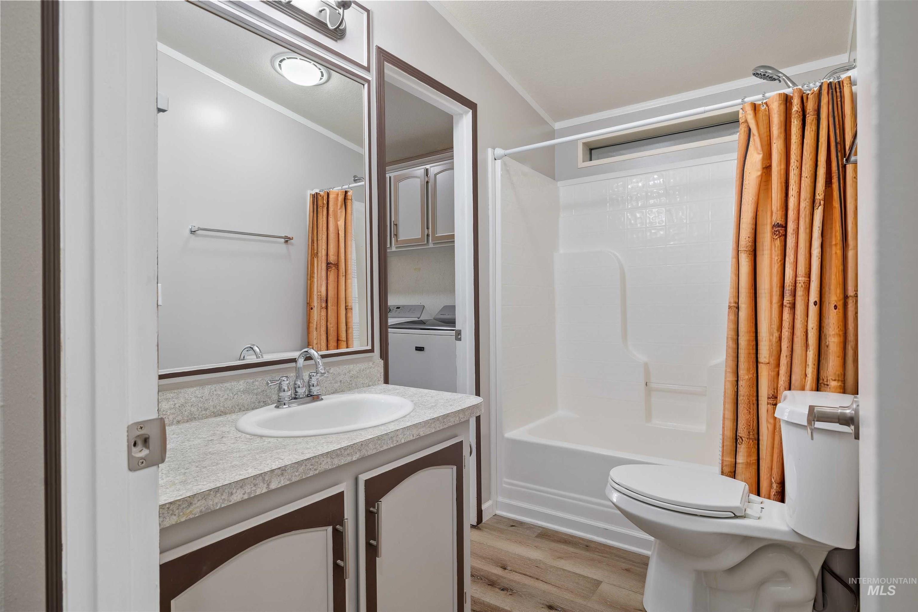 910 Moonglo Property Photo 18