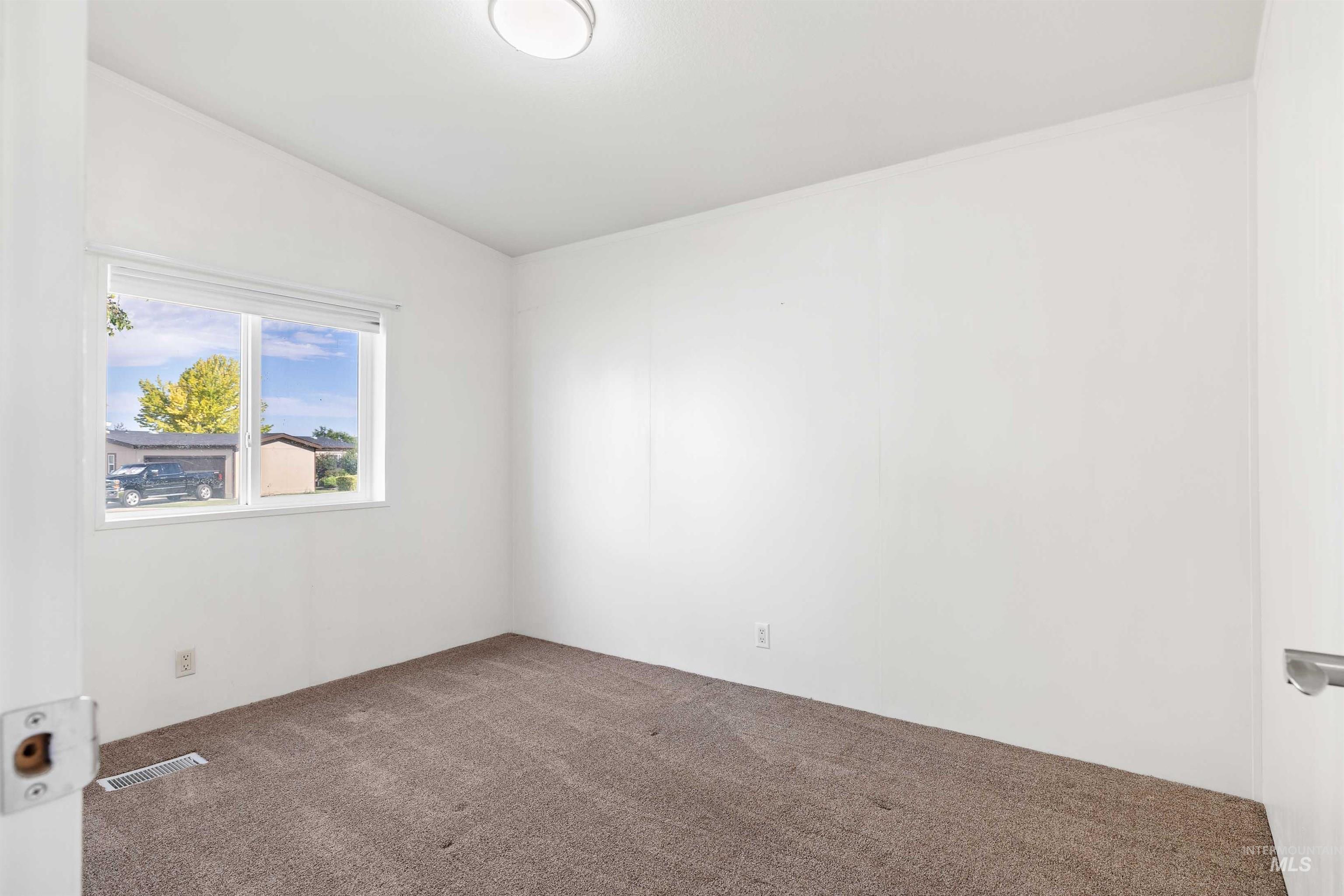 910 Moonglo Property Photo 19