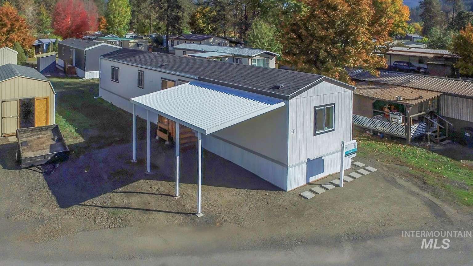10 Kamloop Property Photo 1