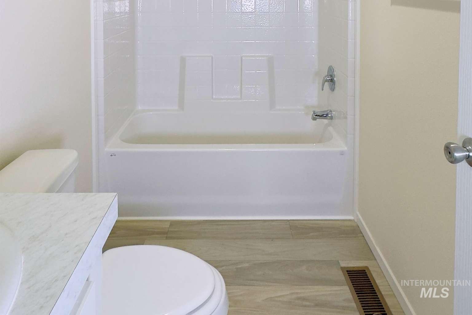 10 Kamloop Property Photo 11