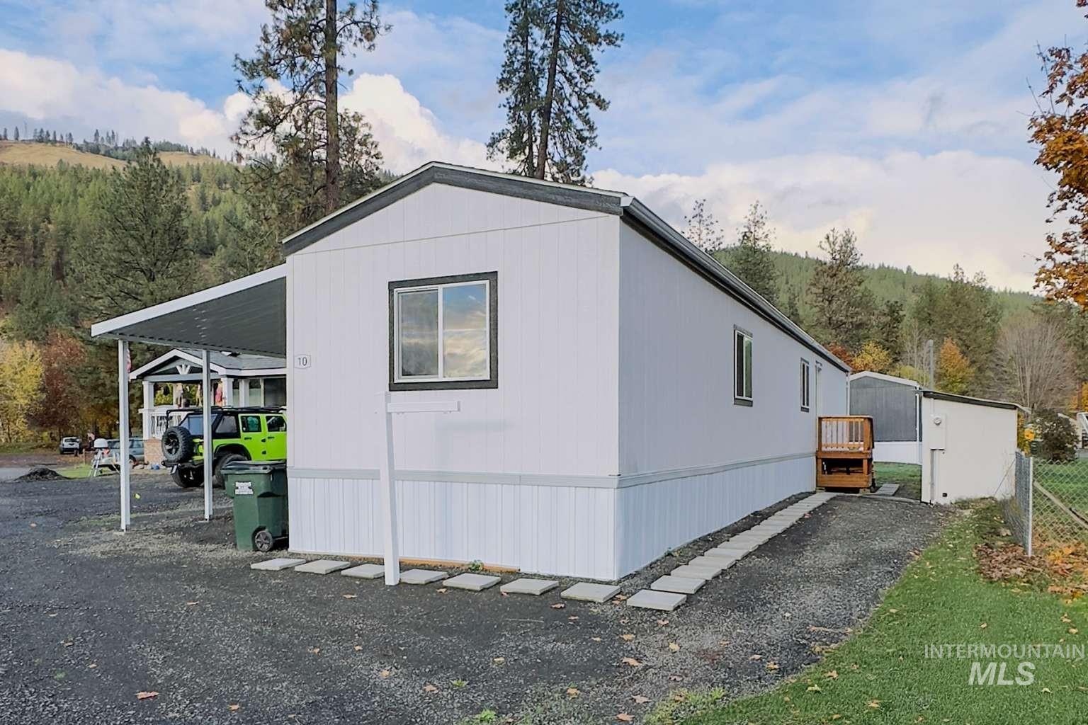 10 Kamloop Property Photo 15