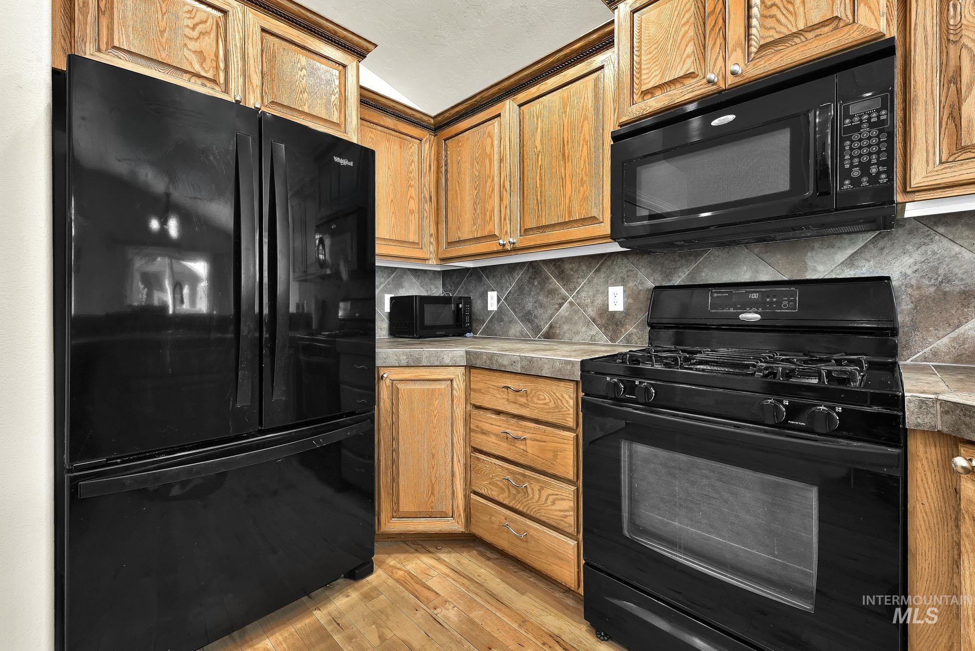 5974 S Fireglow Ave Property Photo 13