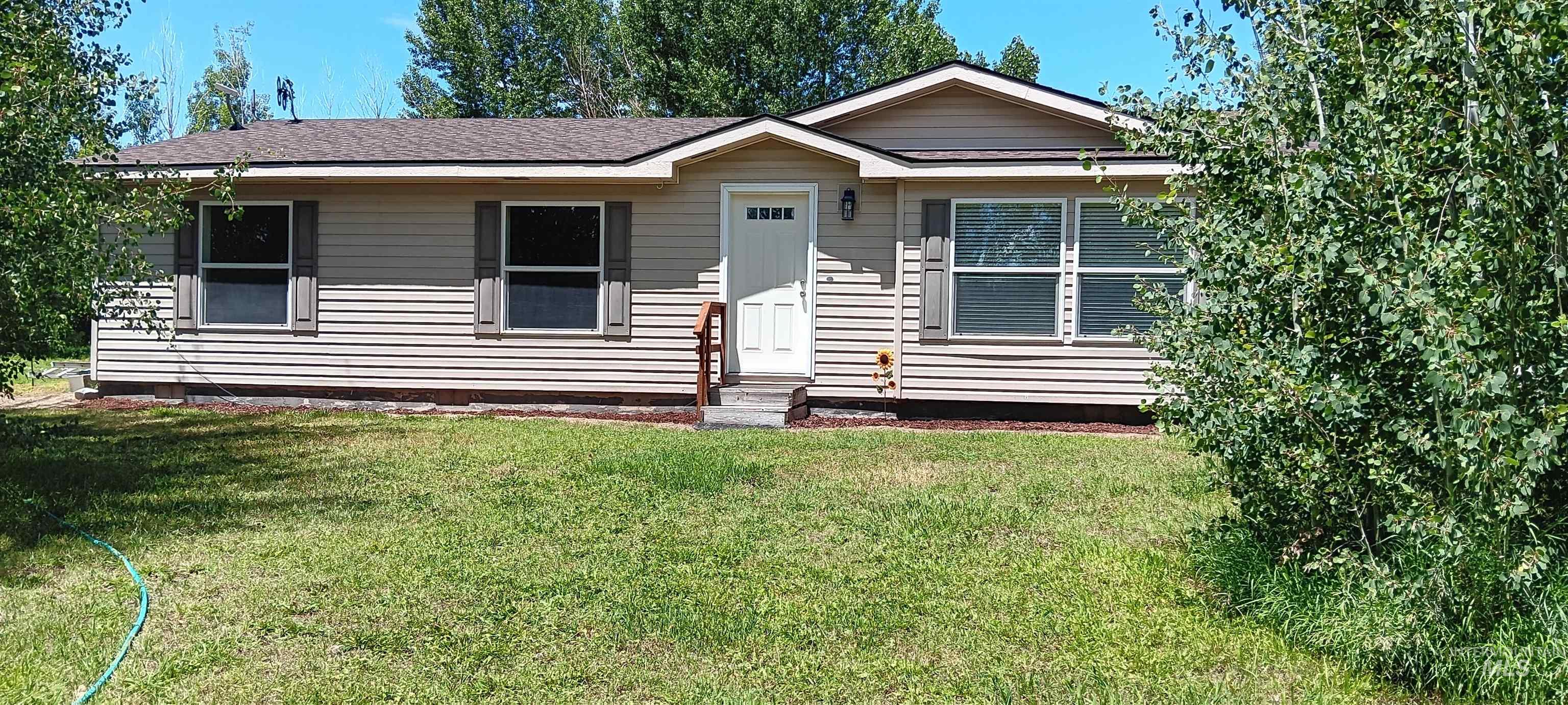 1127 E 720 N 1127 E 720 N Property Photo 1