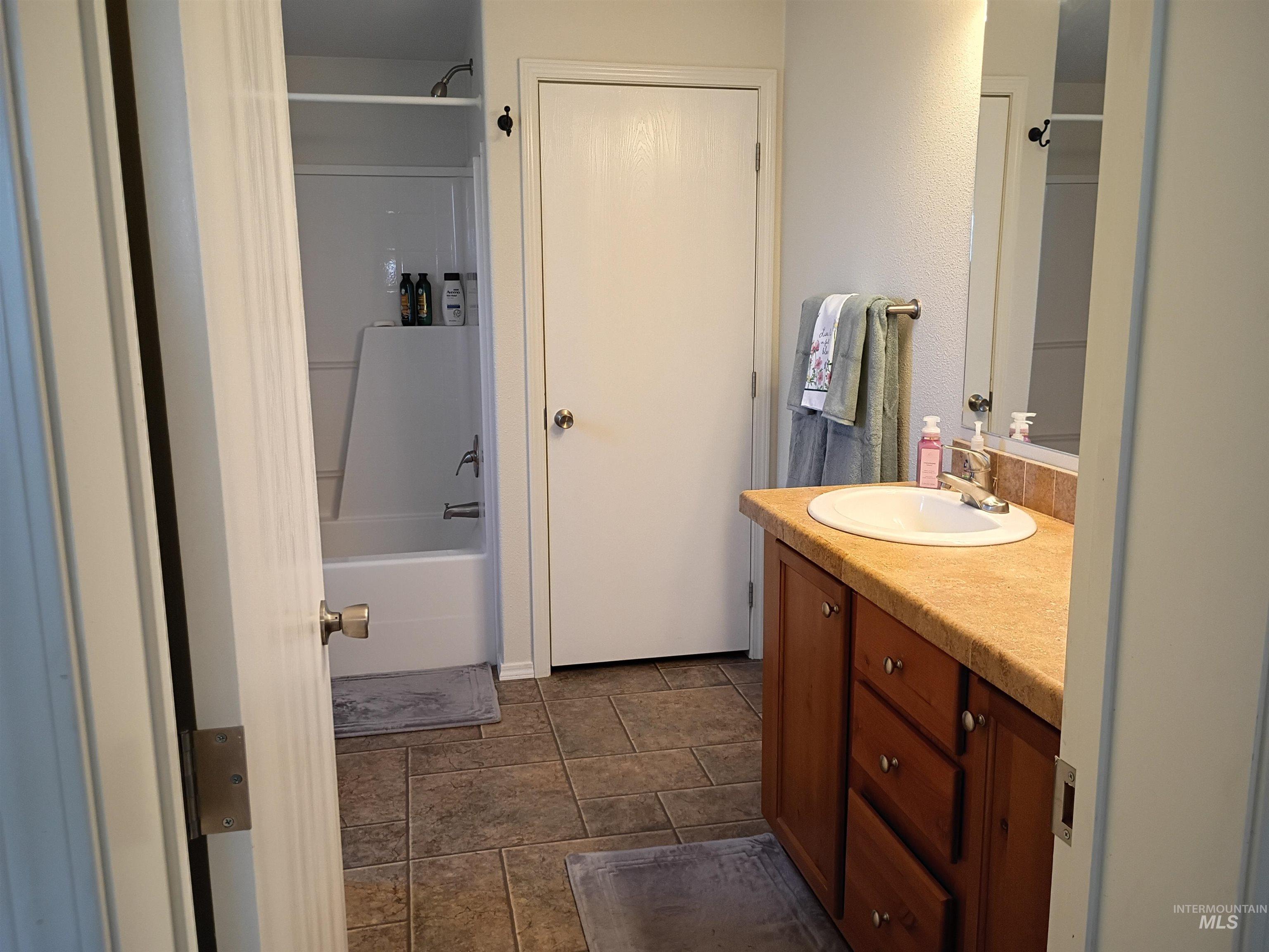1127 E 720 N 1127 E 720 N Property Photo 18