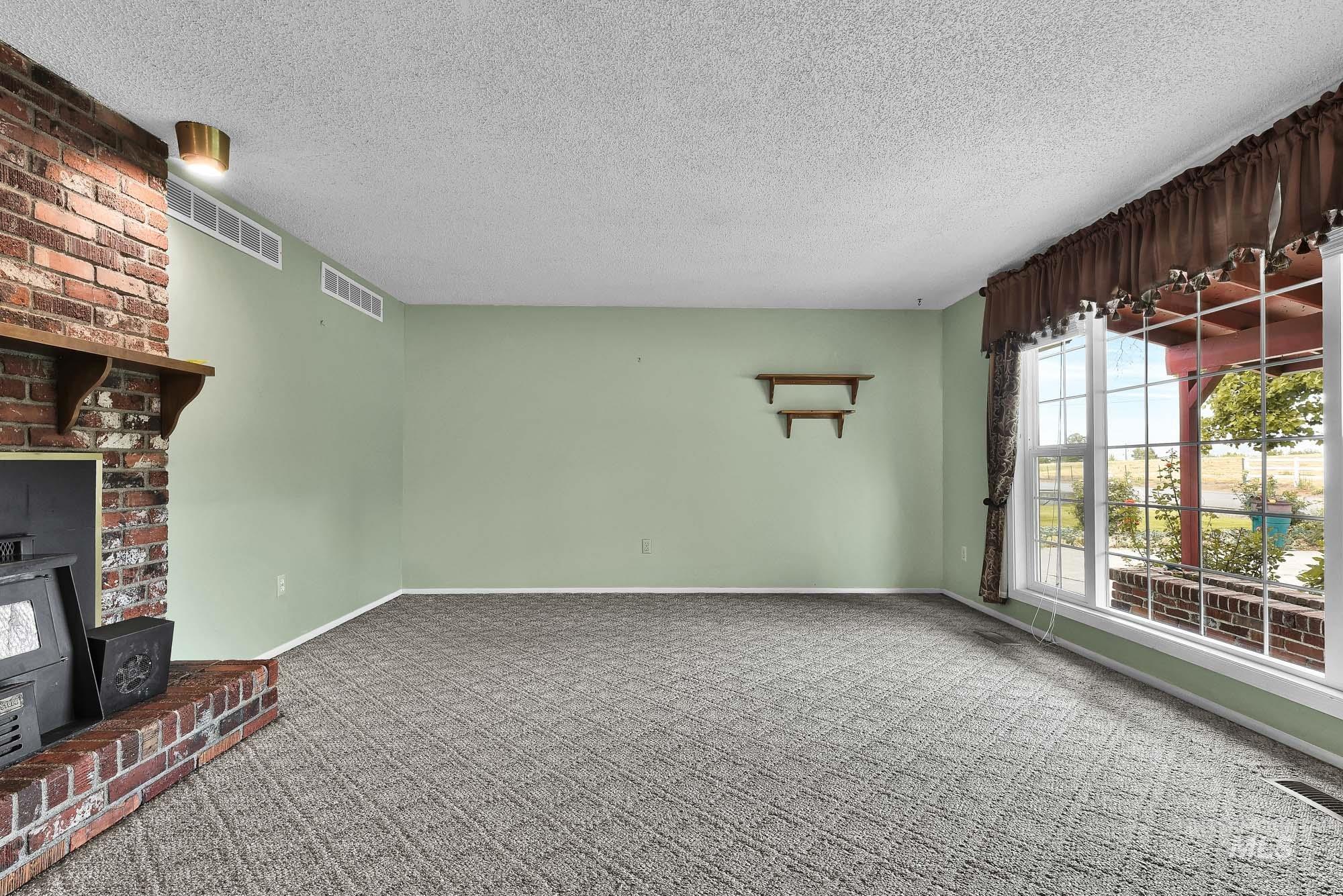 3305 S Beverly St Property Photo 6