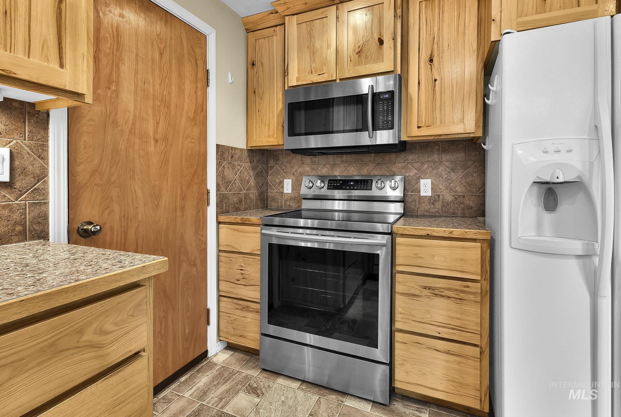 3305 S Beverly St Property Photo 12