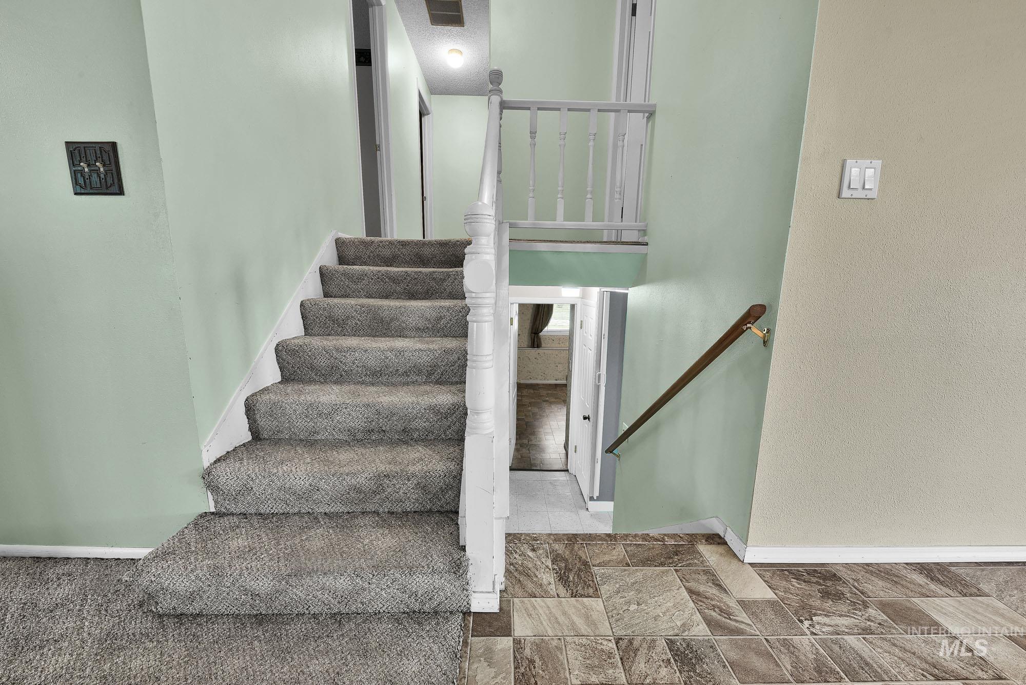 3305 S Beverly St Property Photo 16
