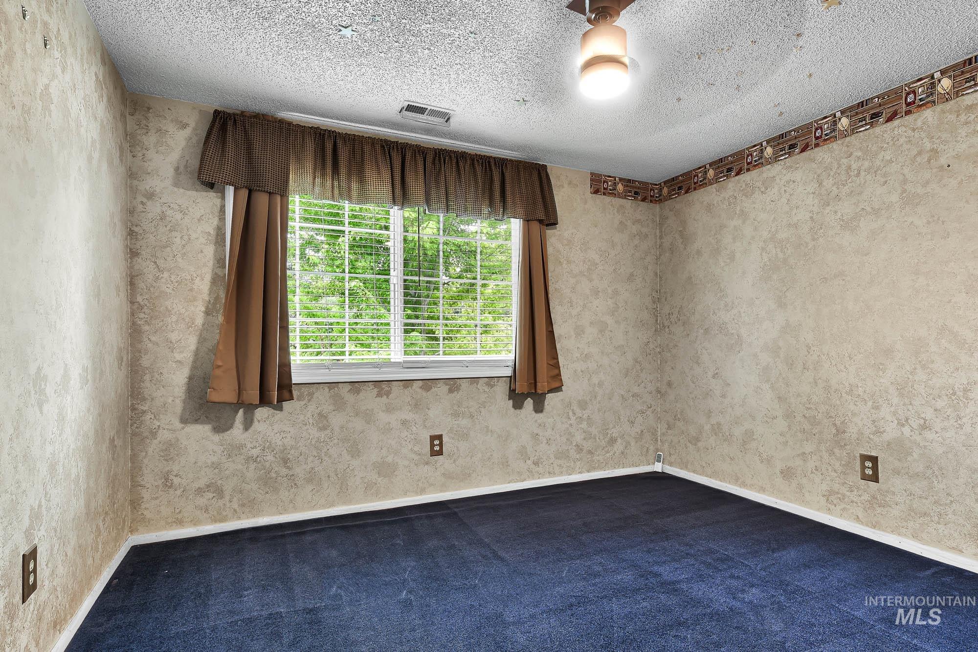 3305 S Beverly St Property Photo 21