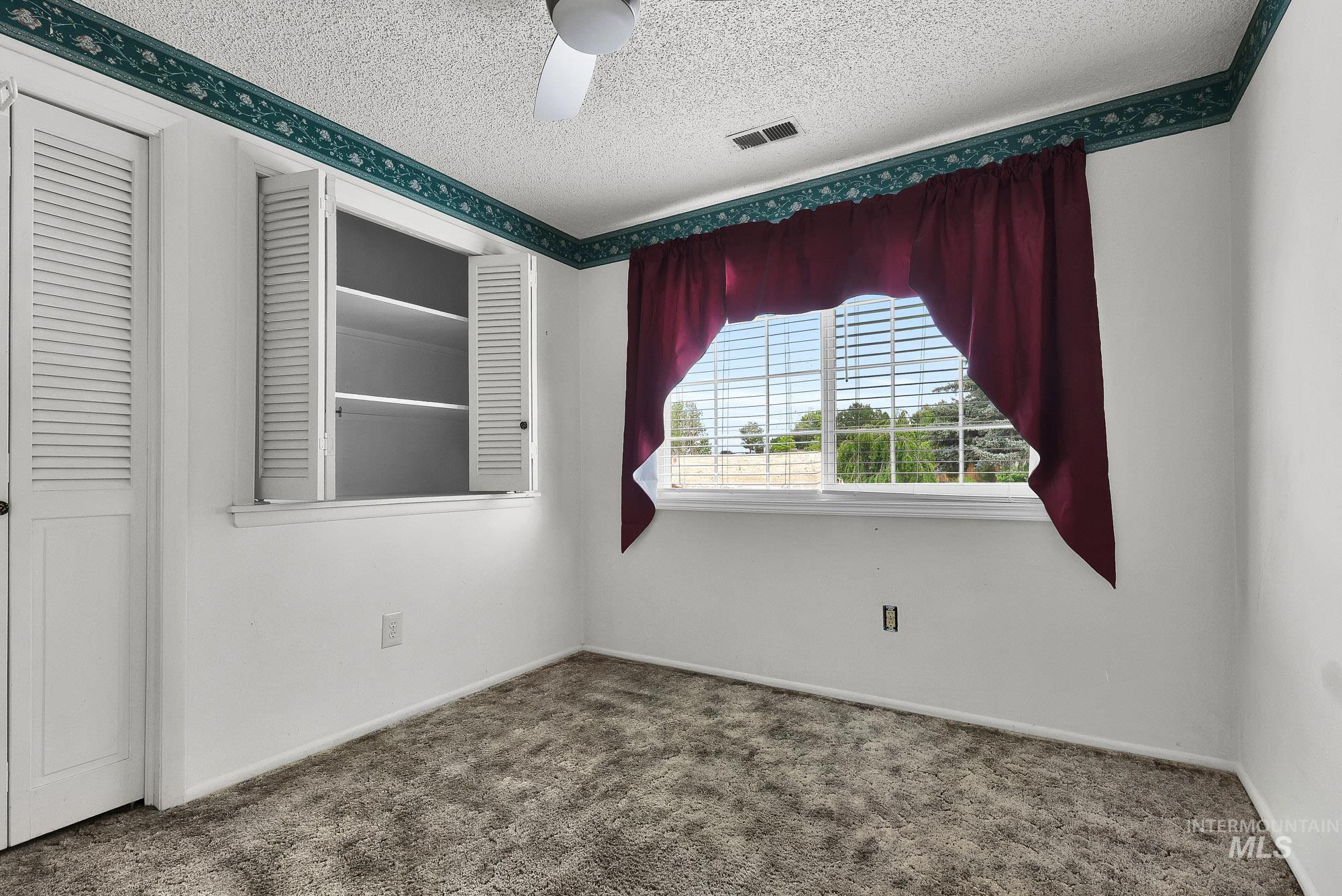 3305 S Beverly St Property Photo 23