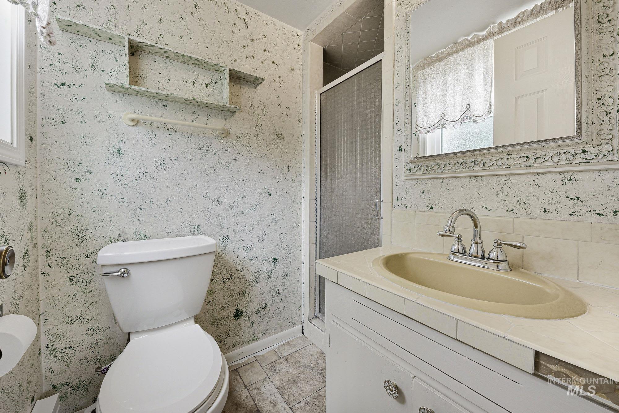 3305 S Beverly St Property Photo 31