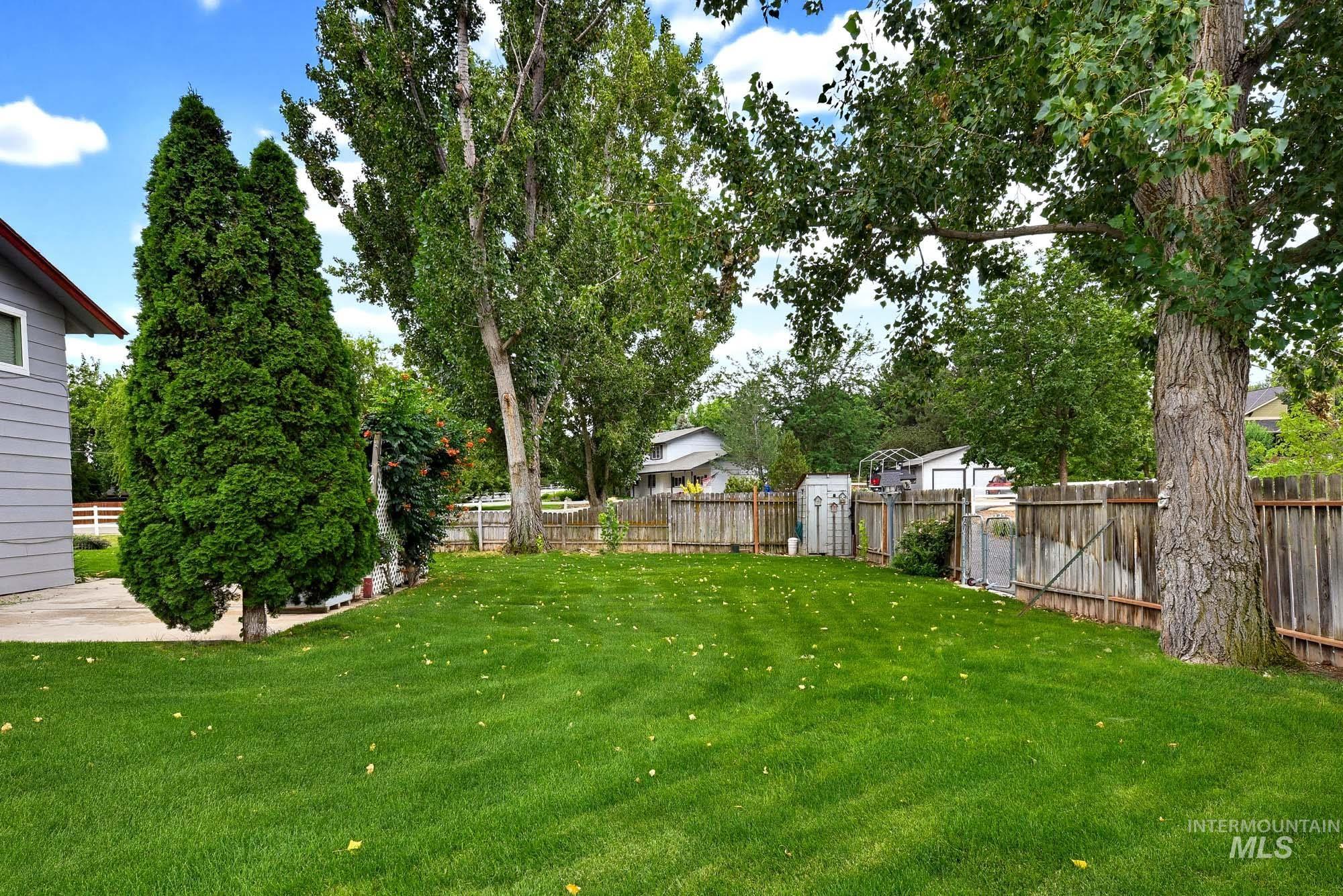 3305 S Beverly St Property Photo 37