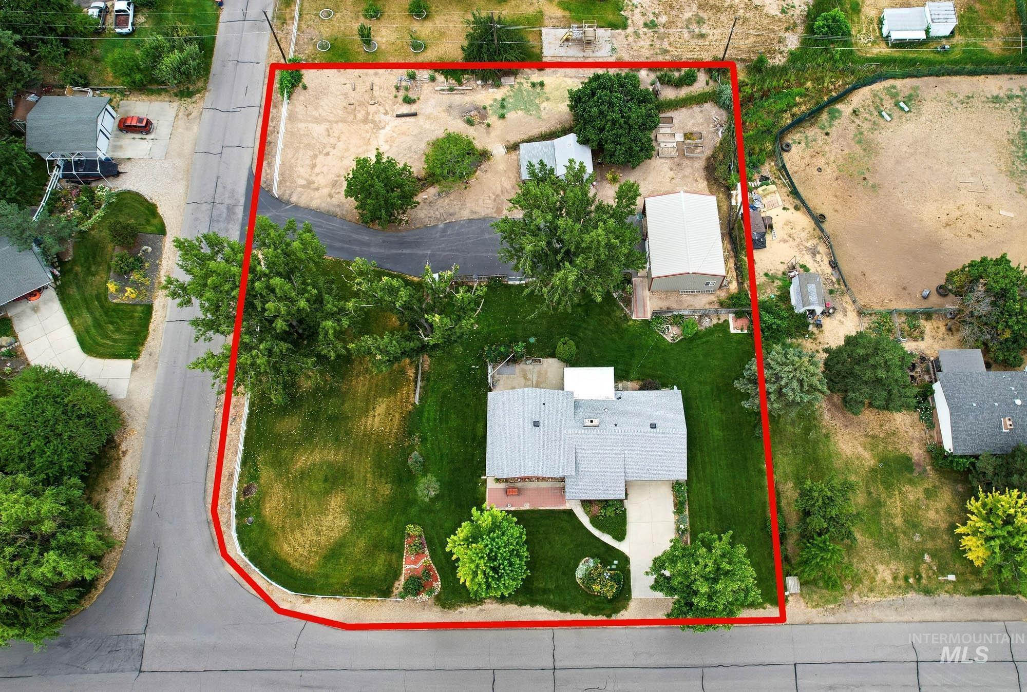 3305 S Beverly St Property Photo 50