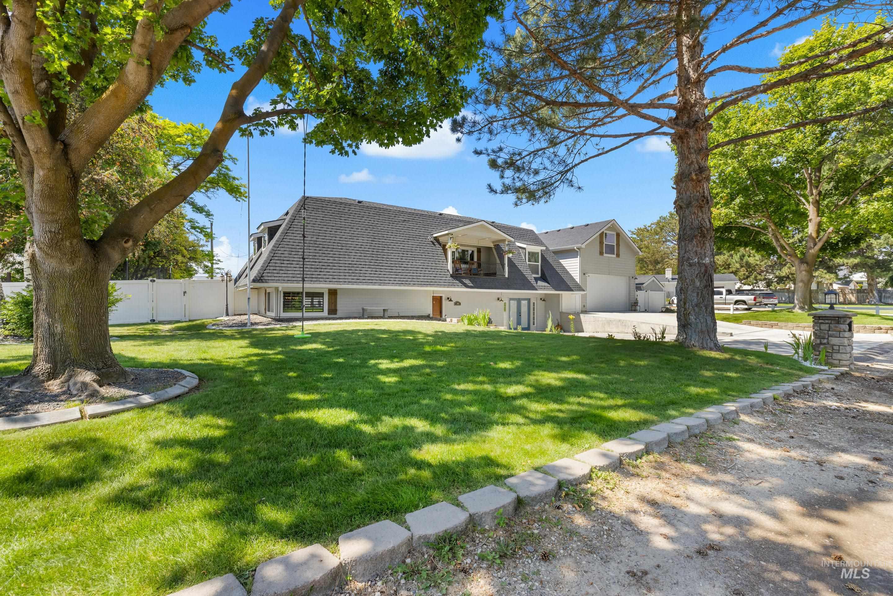 203 Melba Dr Property Photo 3