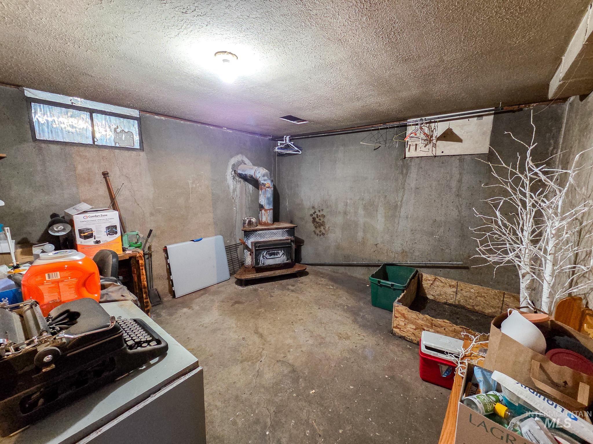255 N Pine St Property Photo 15