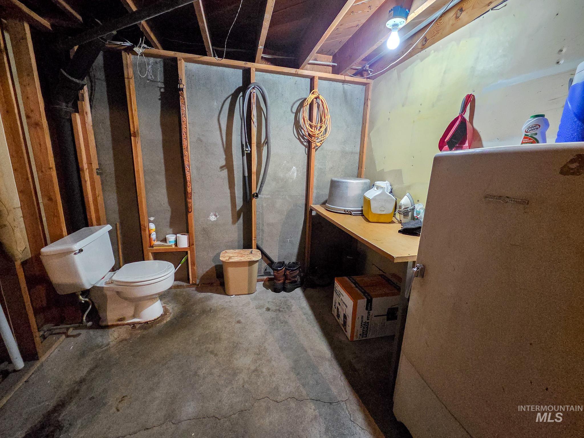 255 N Pine St Property Photo 16