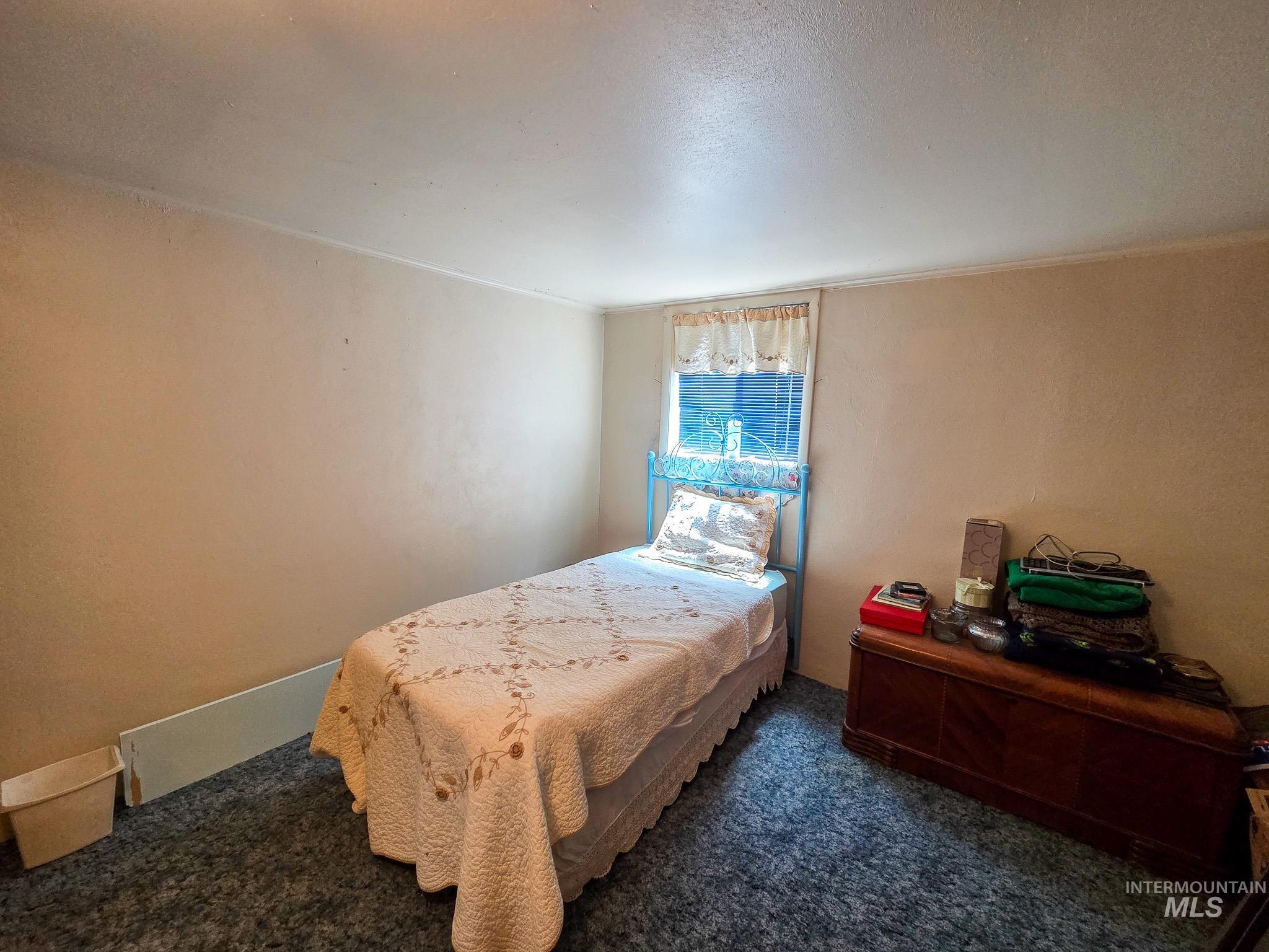 255 N Pine St Property Photo 17