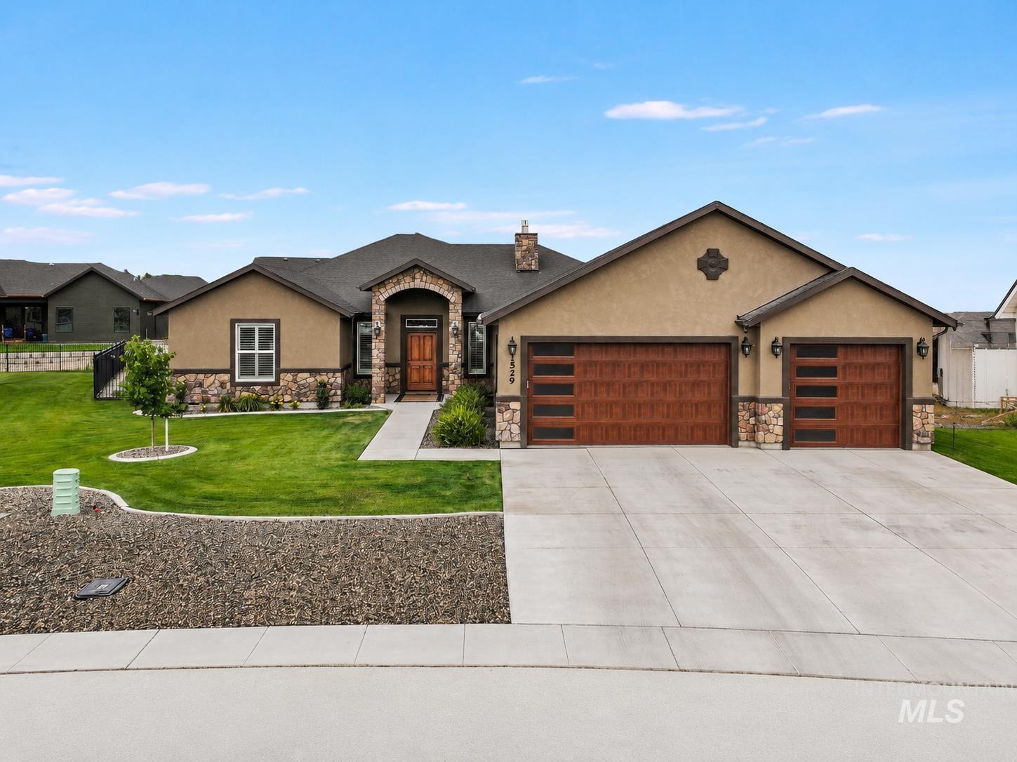 1529 Clear Creek Loop Property Photo 1