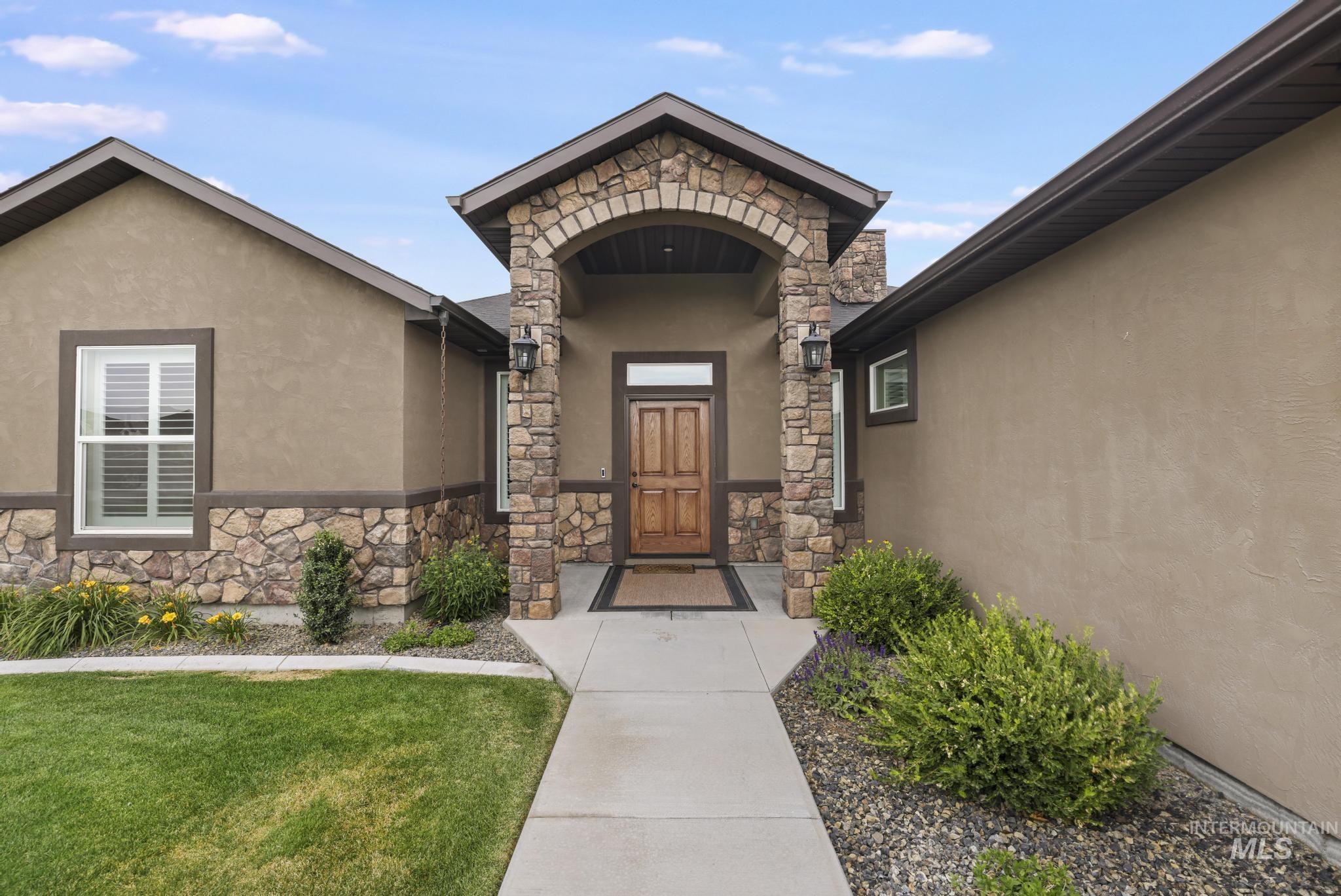 1529 Clear Creek Loop Property Photo 3