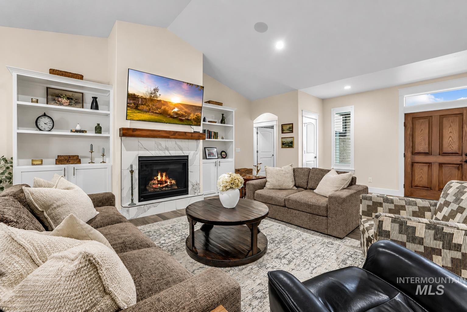1529 Clear Creek Loop Property Photo 5