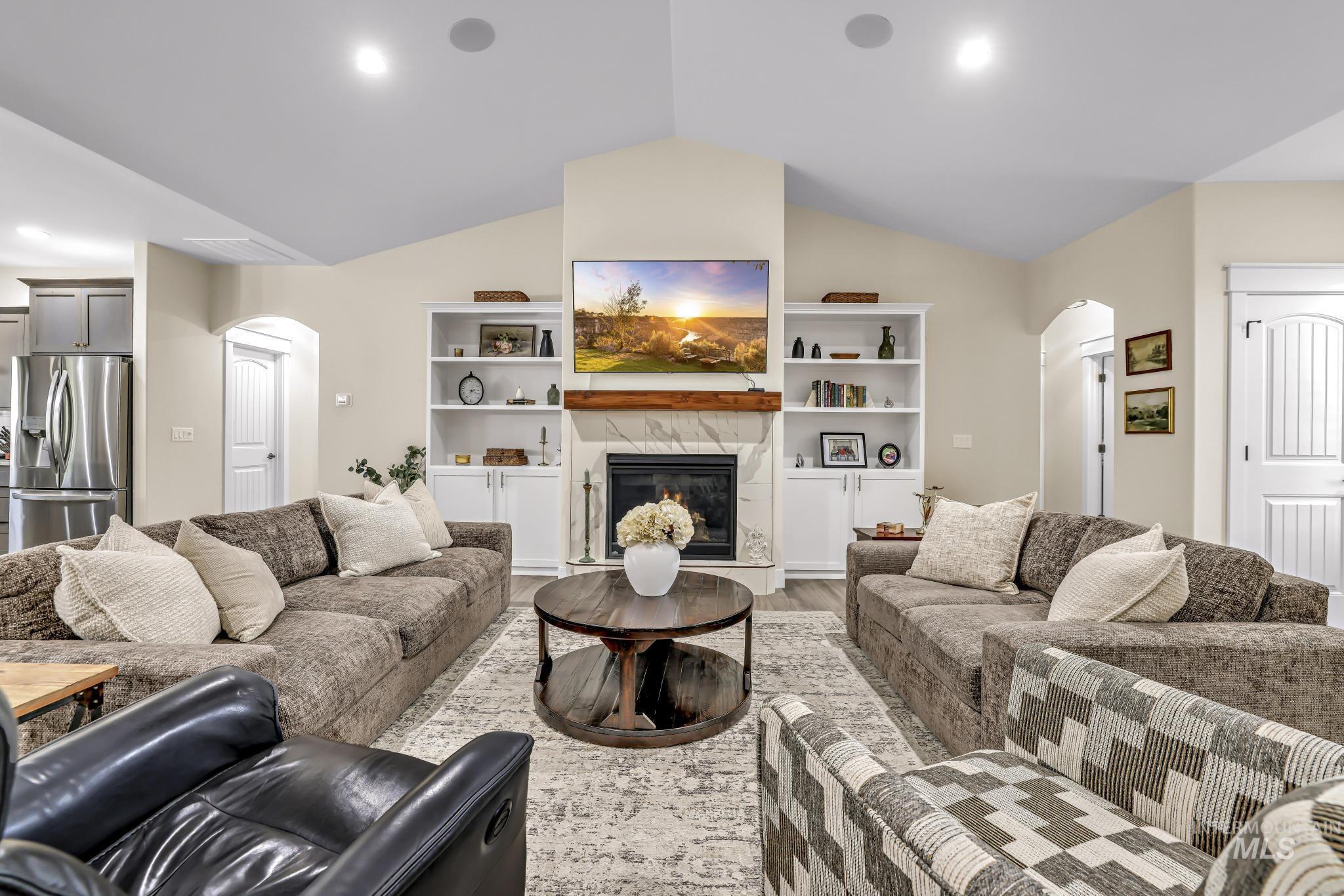 1529 Clear Creek Loop Property Photo 6
