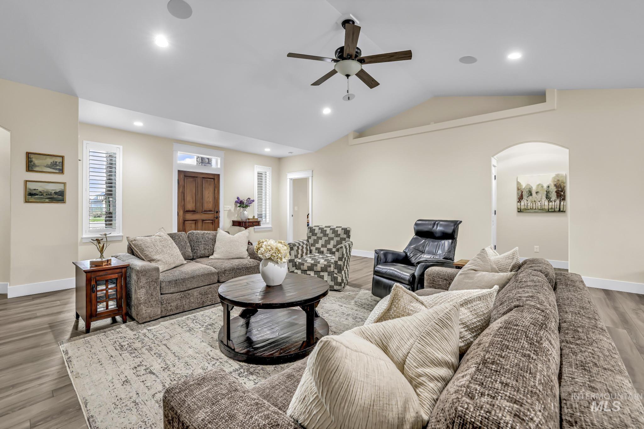 1529 Clear Creek Loop Property Photo 7