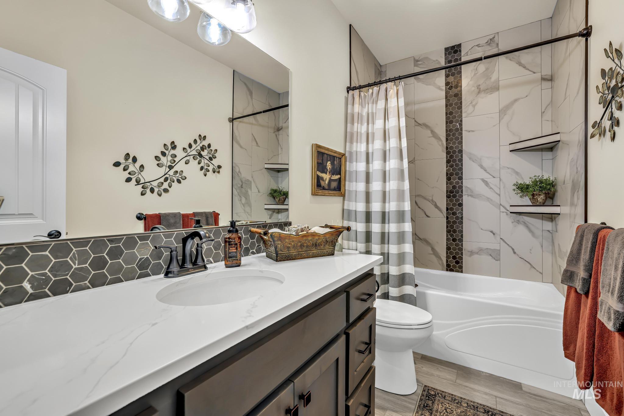 1529 Clear Creek Loop Property Photo 26