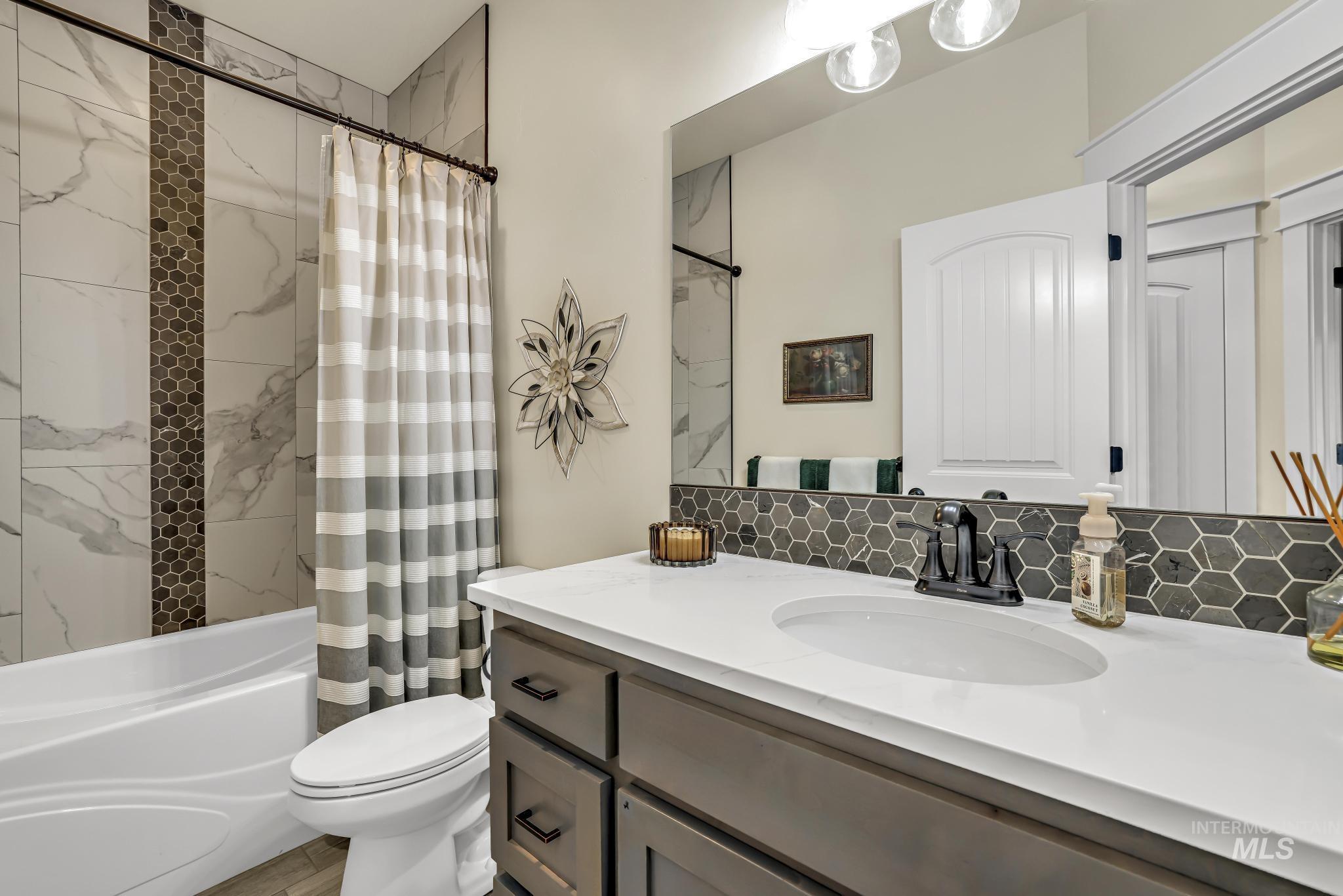 1529 Clear Creek Loop Property Photo 33